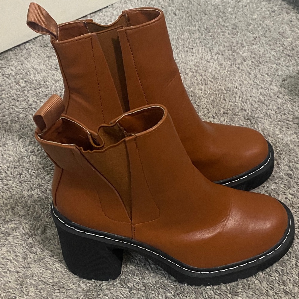 Mudd Tan Heeled Ankle Boots
